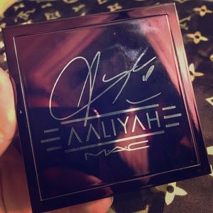 Mac Aaliyah age ain’t nothing eyeshadow x9